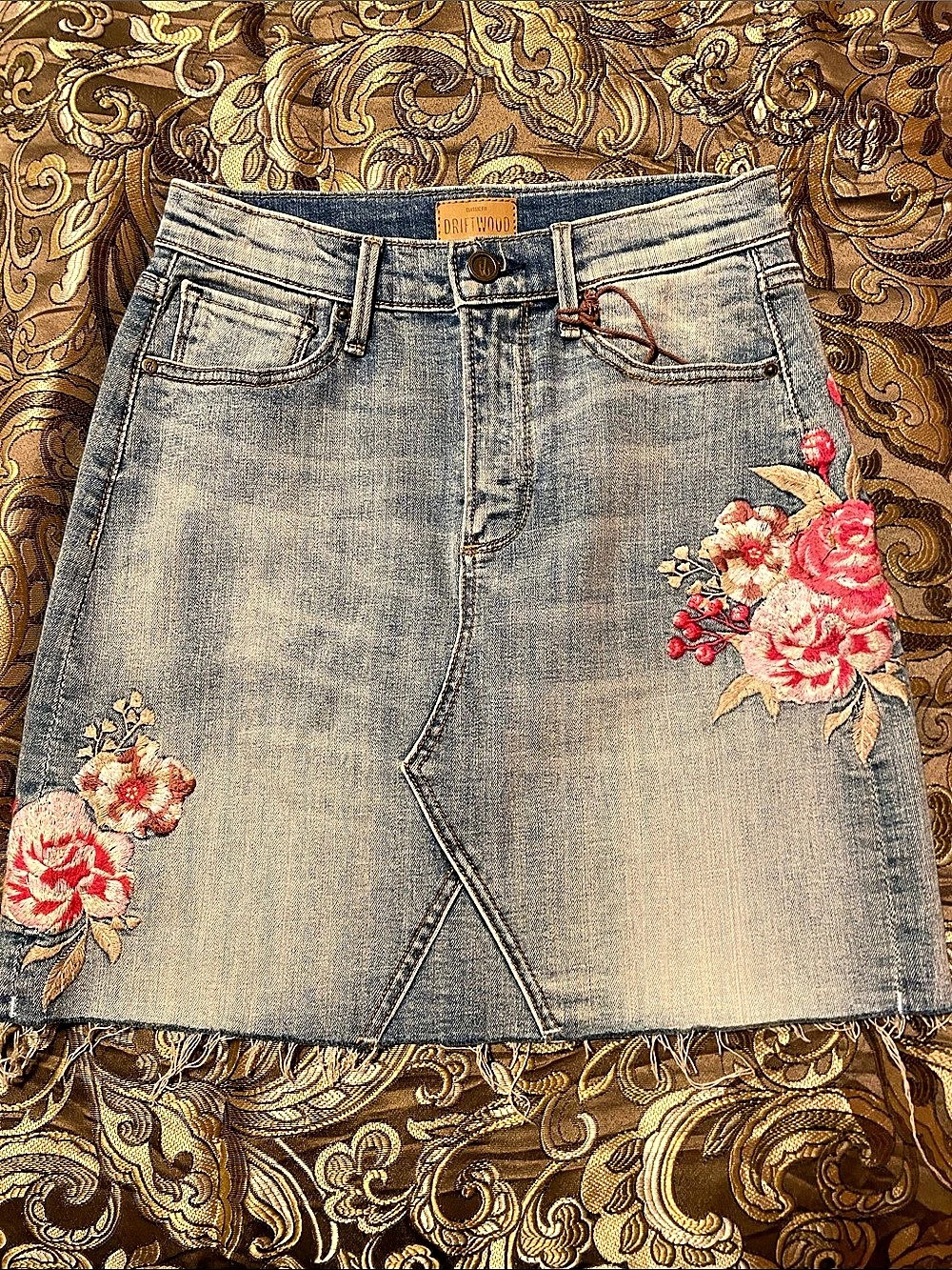 Driftwood Classic Fit Floral Denim Mini Skirt Waist 24 NWT - Picture 1 of 5